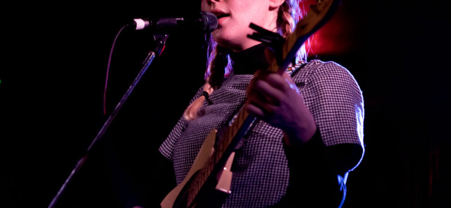 In Photos: Julia Jacklin + Middle Kids @ Black Bear Lodge, 27.07.2016 In Photos: Julia Jacklin + Middle Kids @ Black Bear Lodge, 27.07.2016